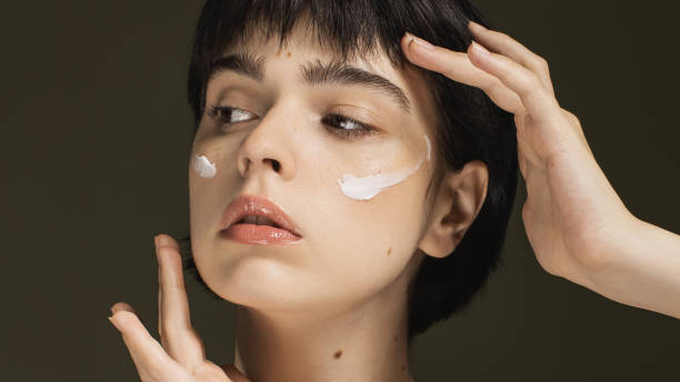 روتين العناية بالبشرة حسب نوع الجلد: كيف تختار المنتجات الصحيحة؟