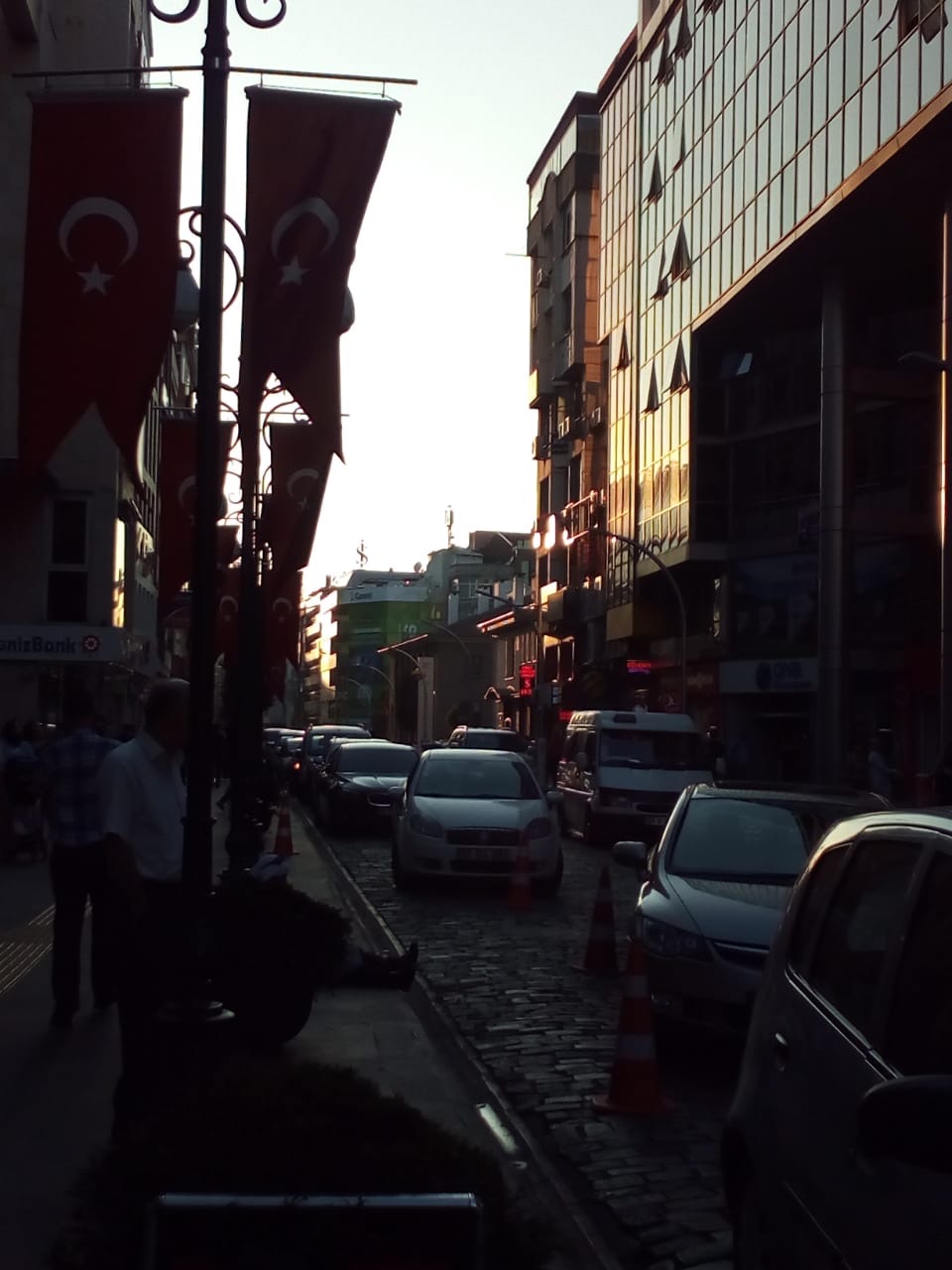نشرة سرد البريدية #8 : طرابزون كمعلمة للحياة: الروح، التجارة، والصمود