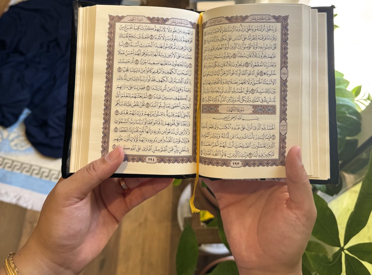 نشرة أحرف عائشة