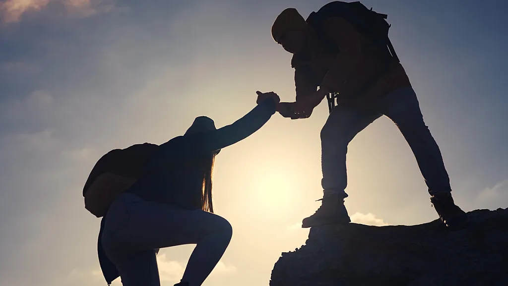 شـامـل | رفع الضيق عبادةٌ تُضيء القناديل في روح الإنسان | العدد #43